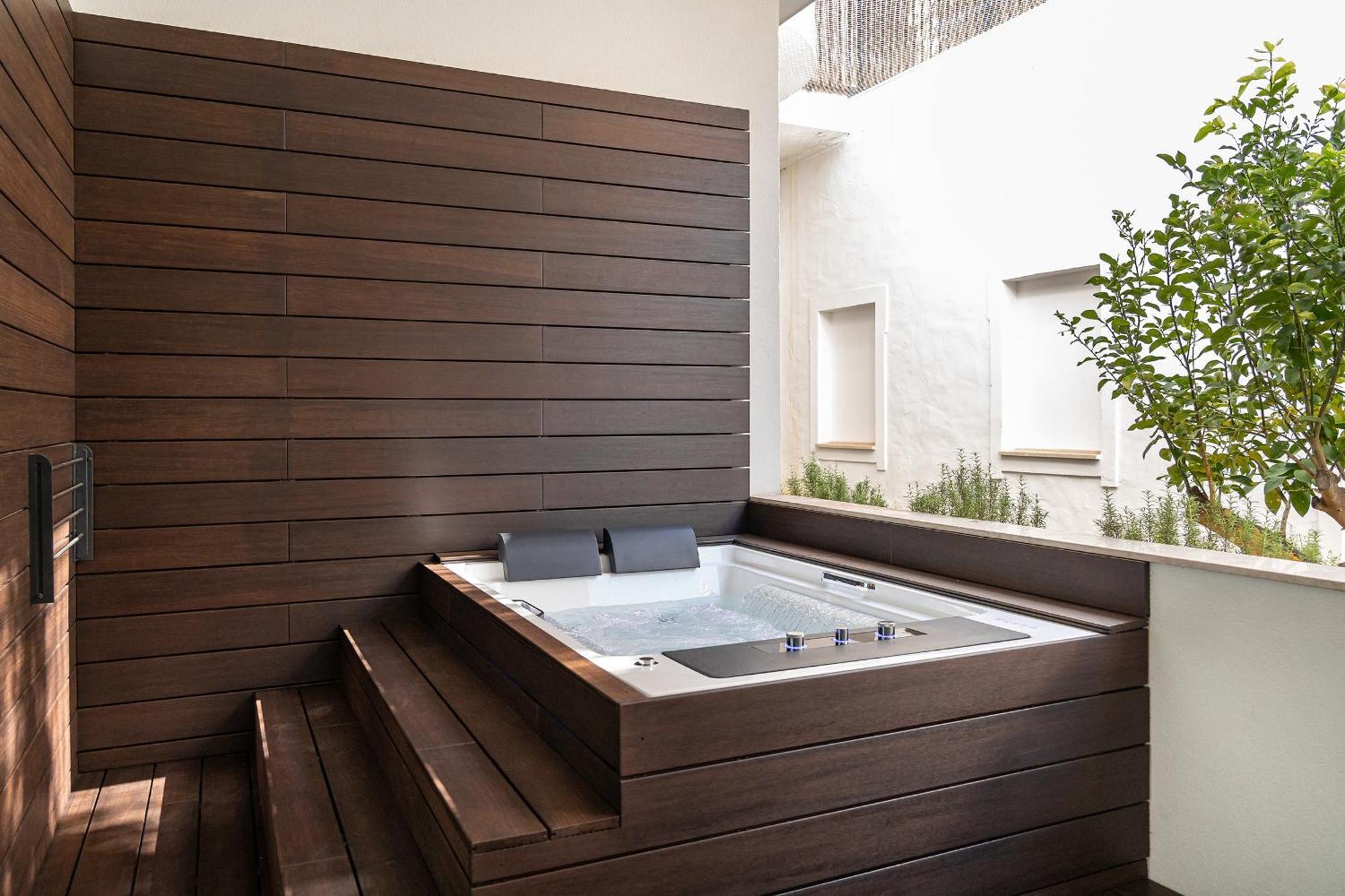 3Hb Faro 호텔 객실 사진 A hot tub