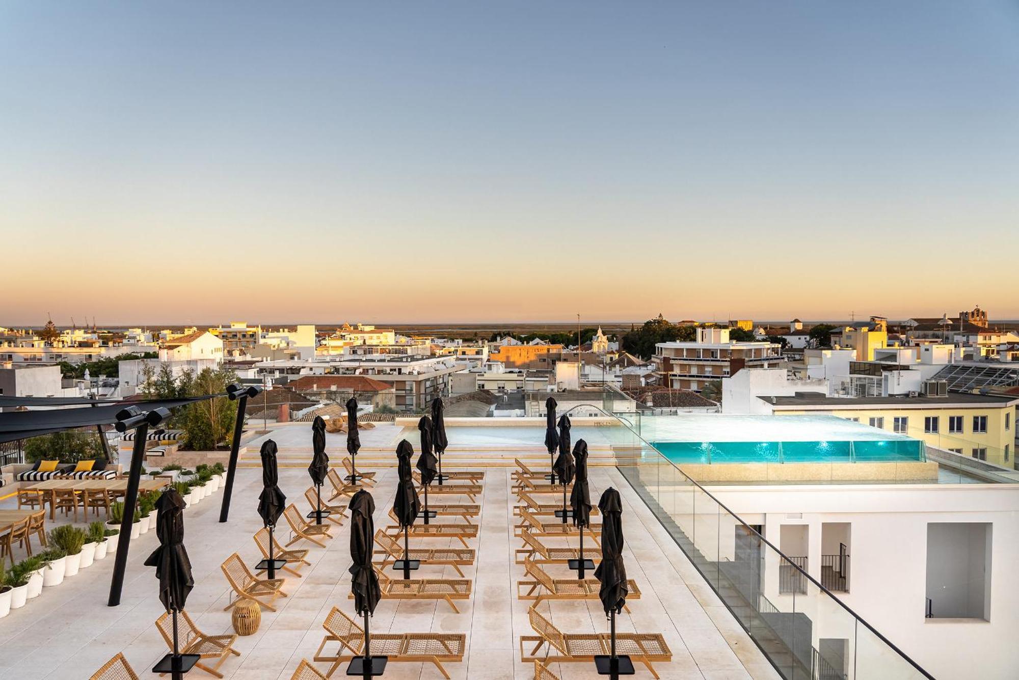 3Hb Faro 호텔 외부 사진 Rooftop pool at the Hotel